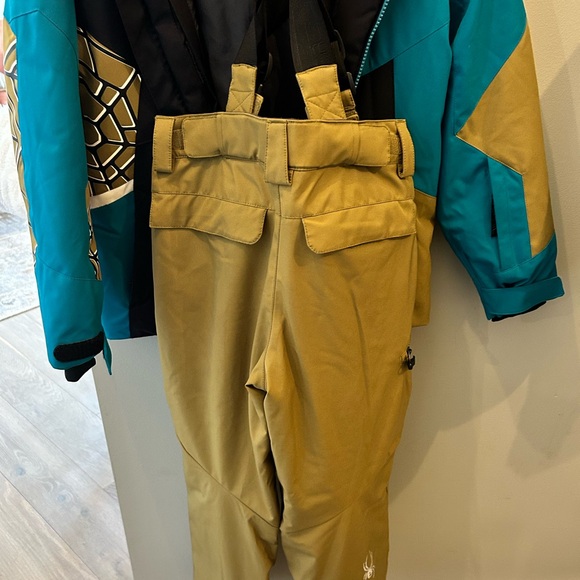 Boys size 10 Spyder Challenger Ski / Snowboard jacket, snow pants and hat - Picture 4 of 5